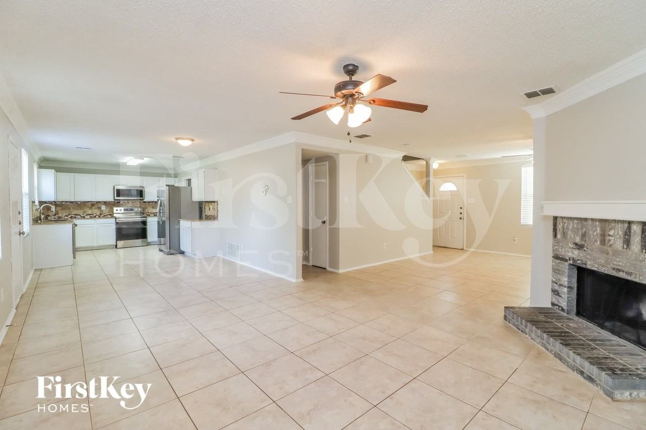 3900 Golden Horn Ln - Photo 2 of 15
