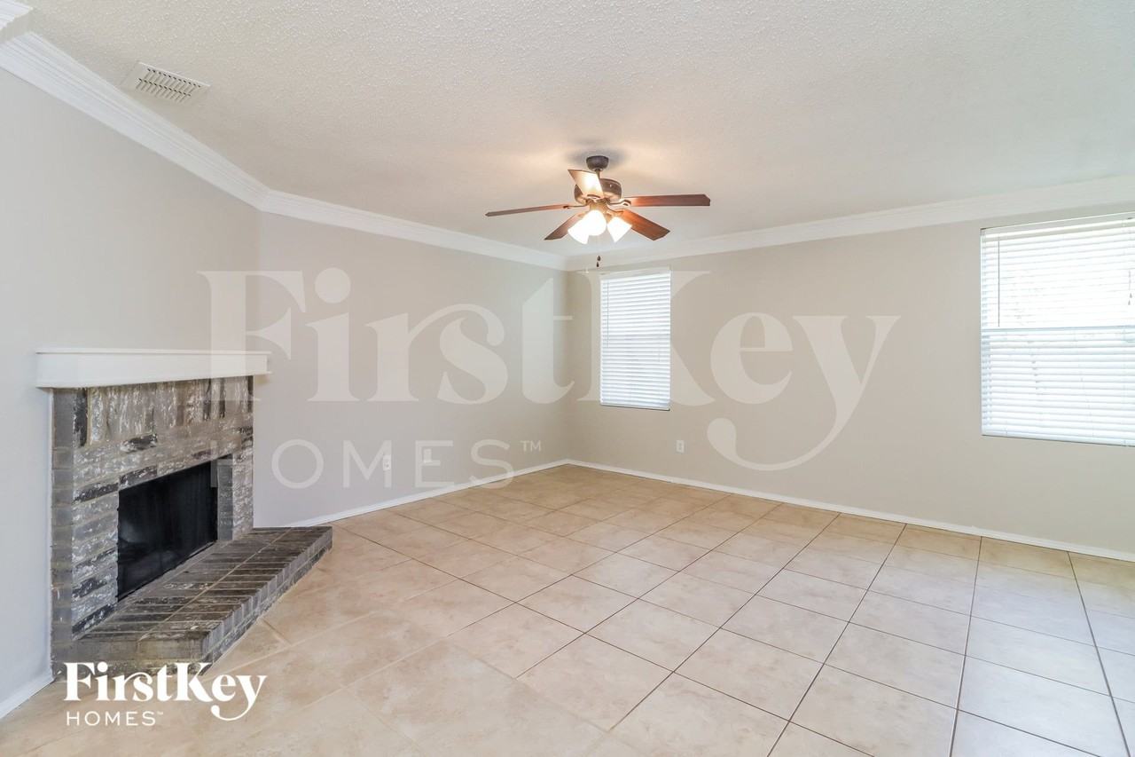 3900 Golden Horn Ln - Photo 3 of 15