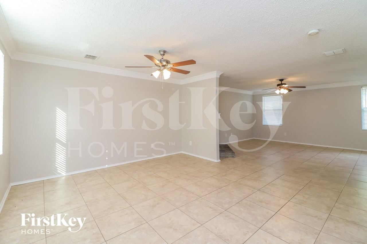 3900 Golden Horn Ln - Photo 4 of 15