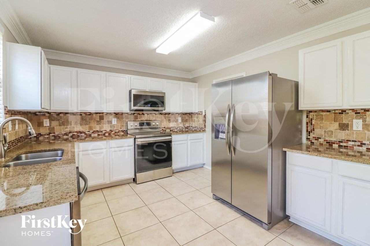 3900 Golden Horn Ln - Photo 7 of 15