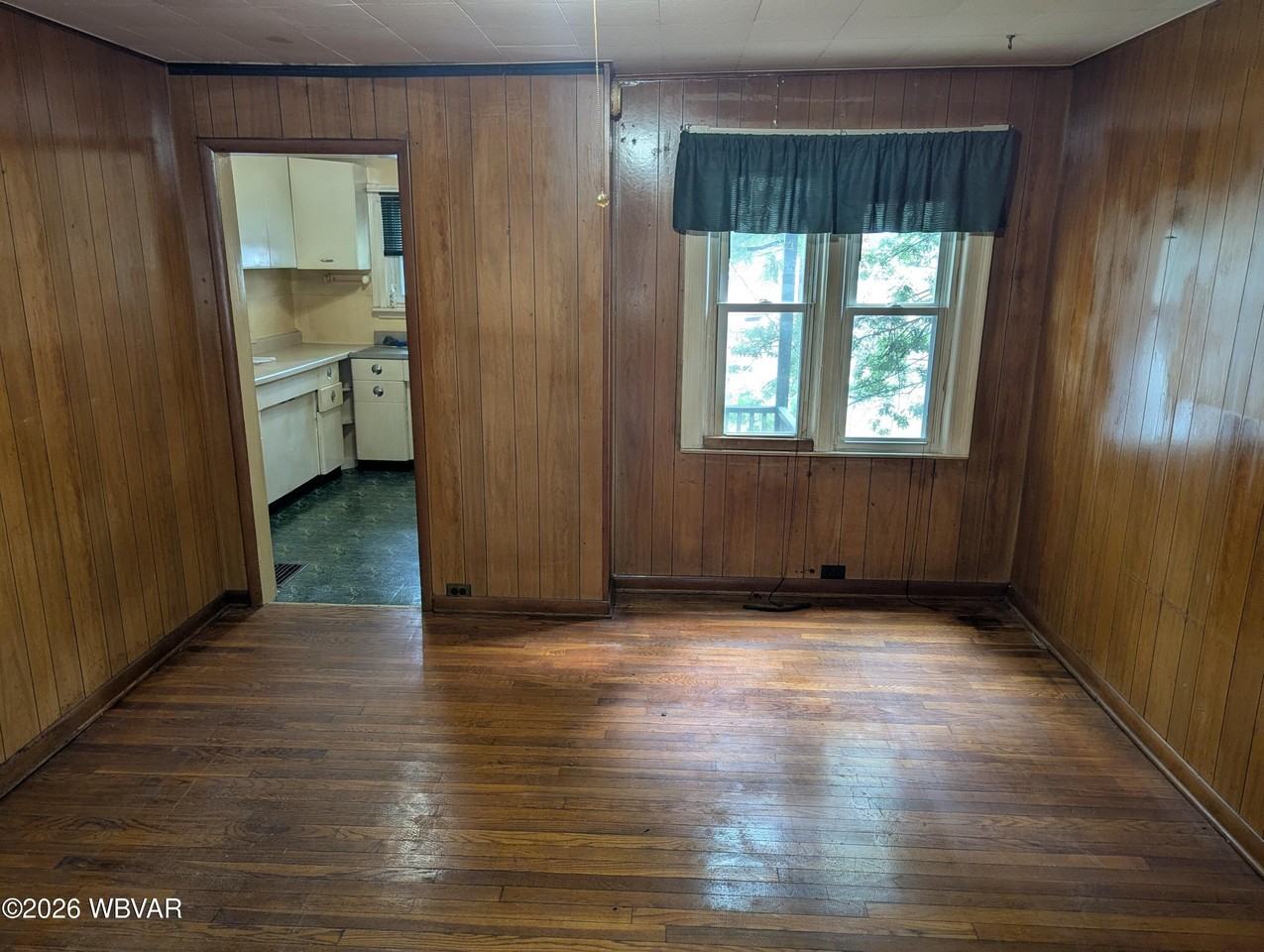 1543 Louisa St - Photo 4 of 9