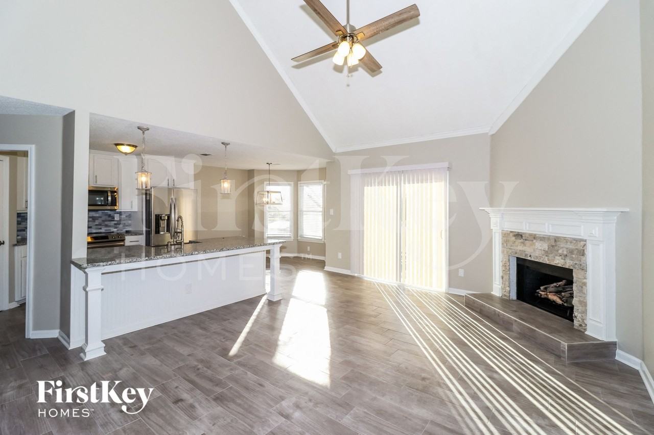 523 S Sanga Rd - Photo 2 of 14