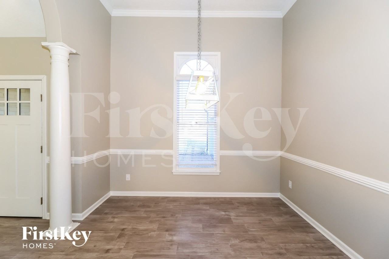 523 S Sanga Rd - Photo 3 of 14