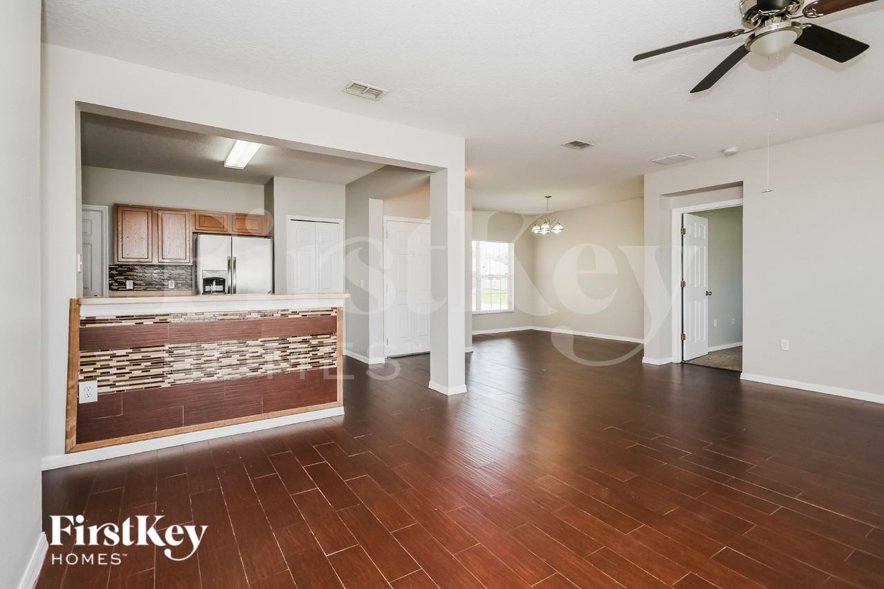 958 Cumberland Dr - Photo 5 of 16