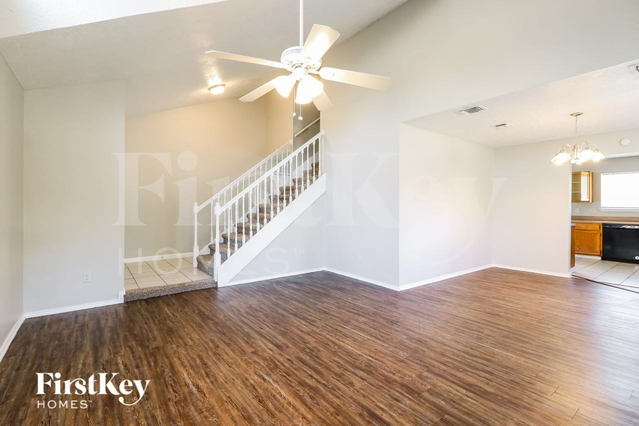 7447 Woodland West Dr - Photo 3 of 16