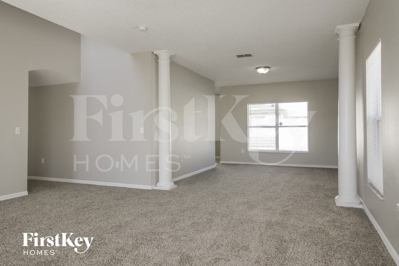556 Big Sioux Ct - Photo 2 of 15