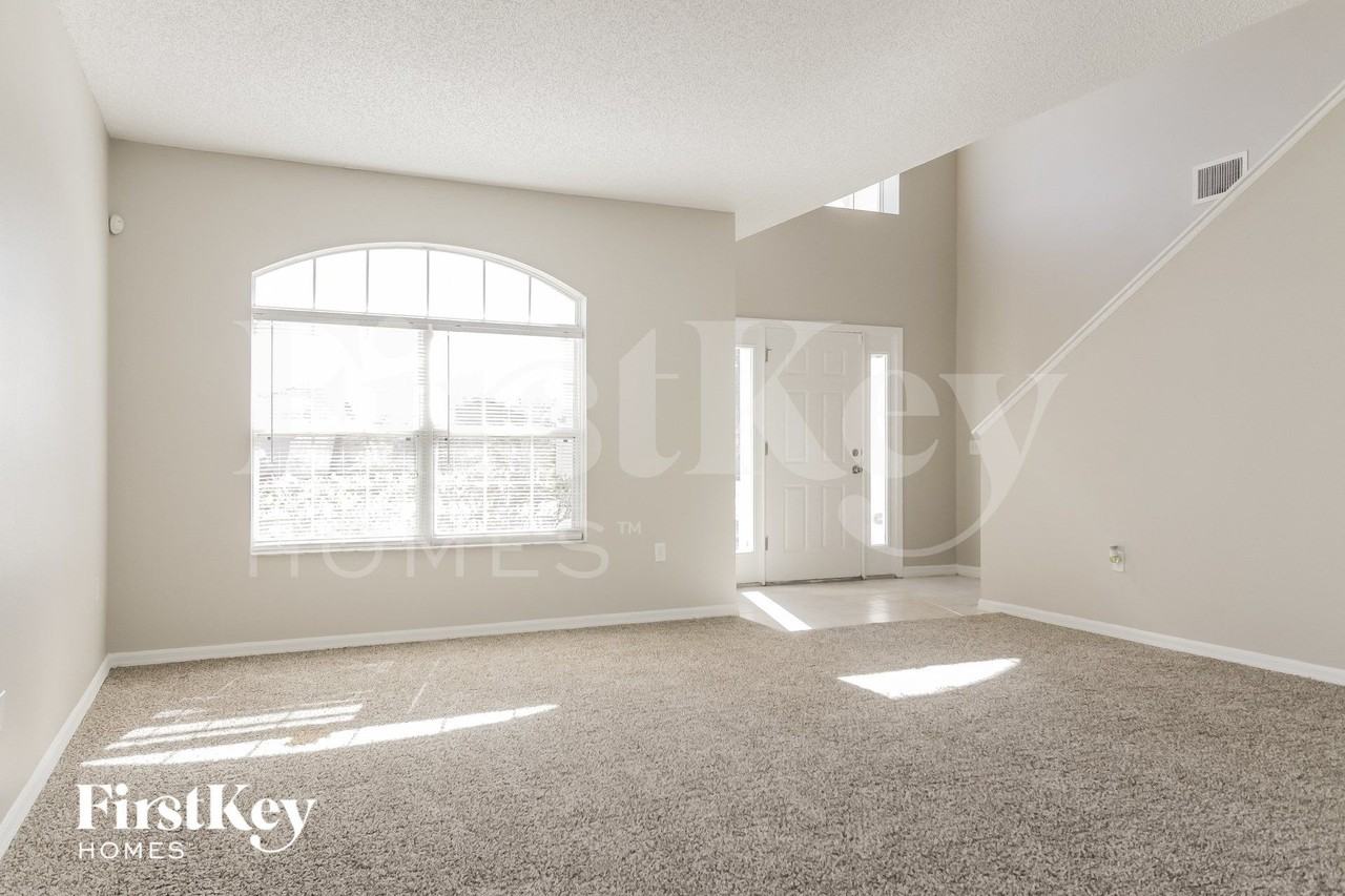 556 Big Sioux Ct - Photo 3 of 15