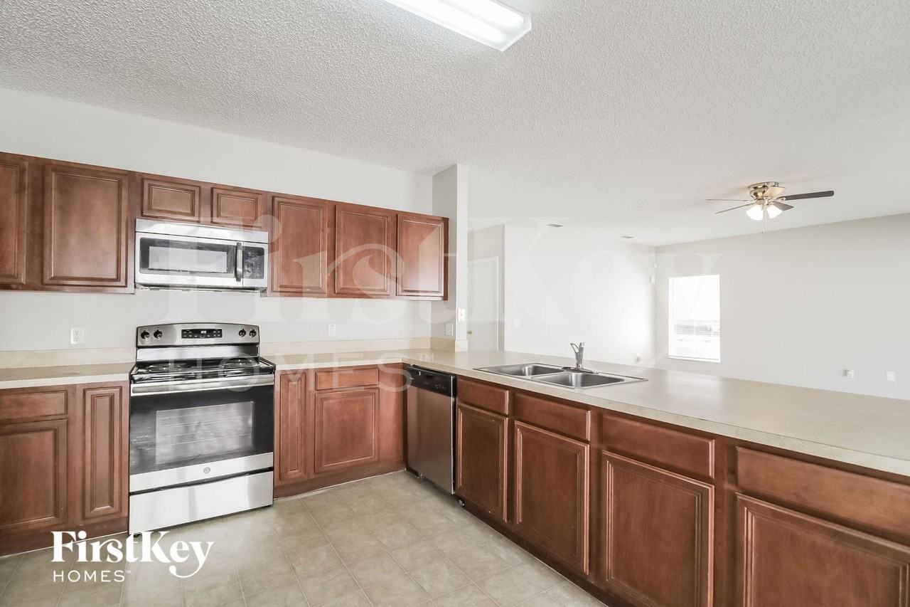 556 Big Sioux Ct - Photo 6 of 15