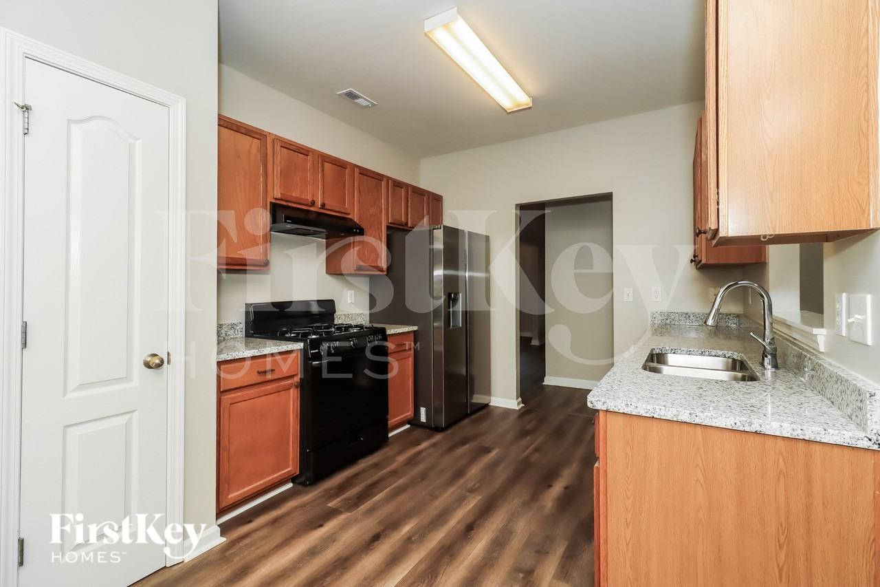 528 Valleyside Dr - Photo 7 of 19