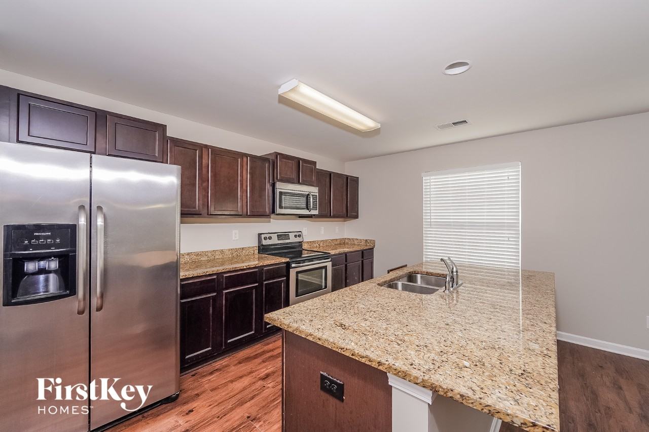 4642 Deer Foot Path - Photo 4 of 15