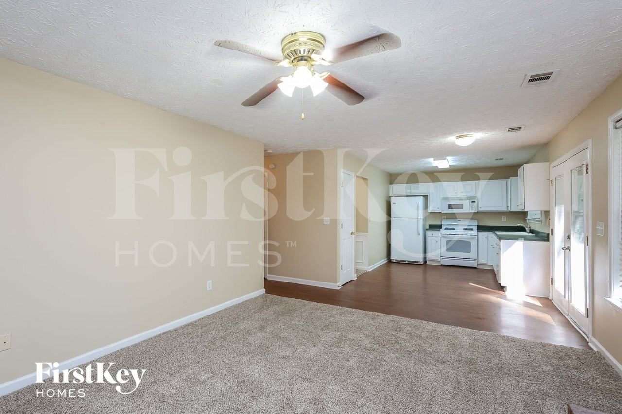 3710 Wake Robin Way - Photo 3 of 15