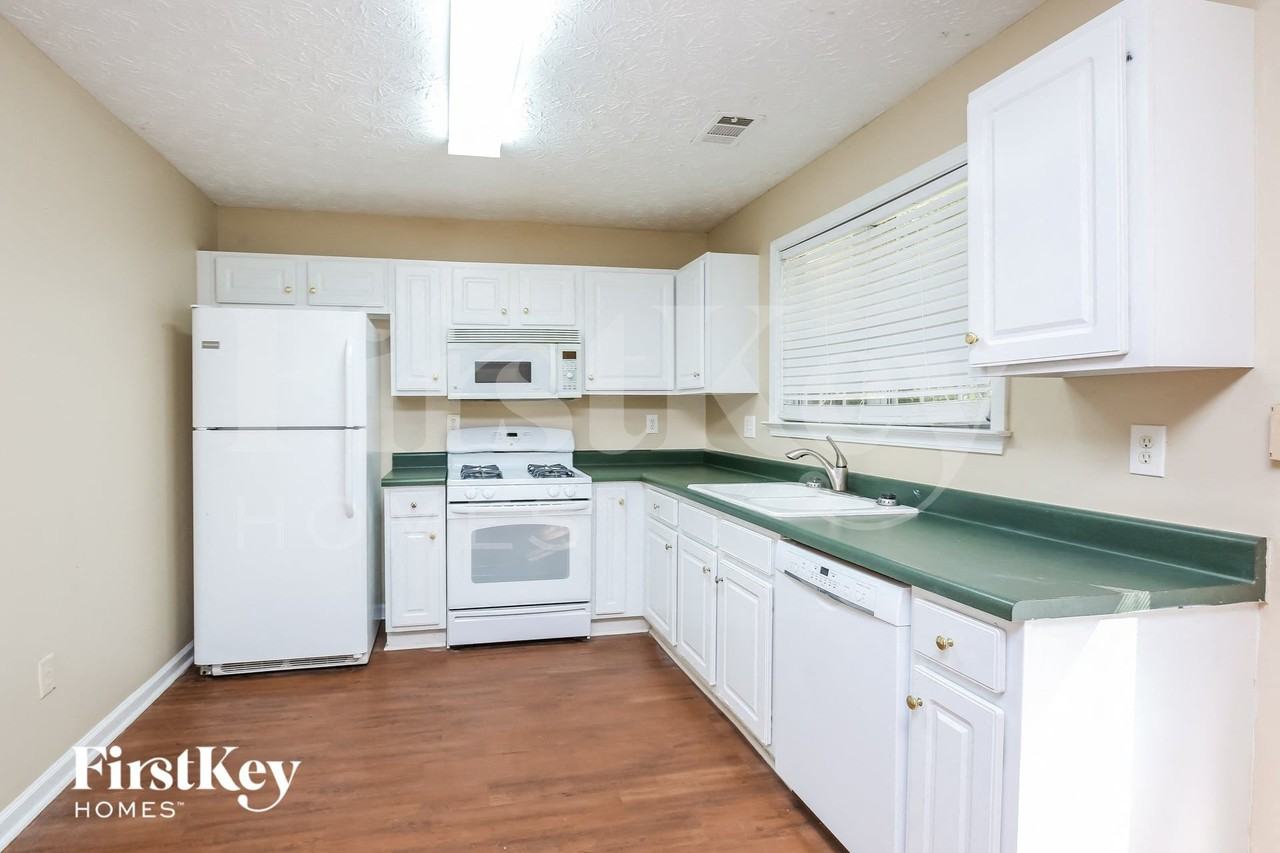 3710 Wake Robin Way - Photo 6 of 15