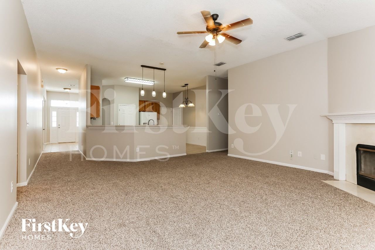 2563 Watermill Dr - Photo 2 of 16