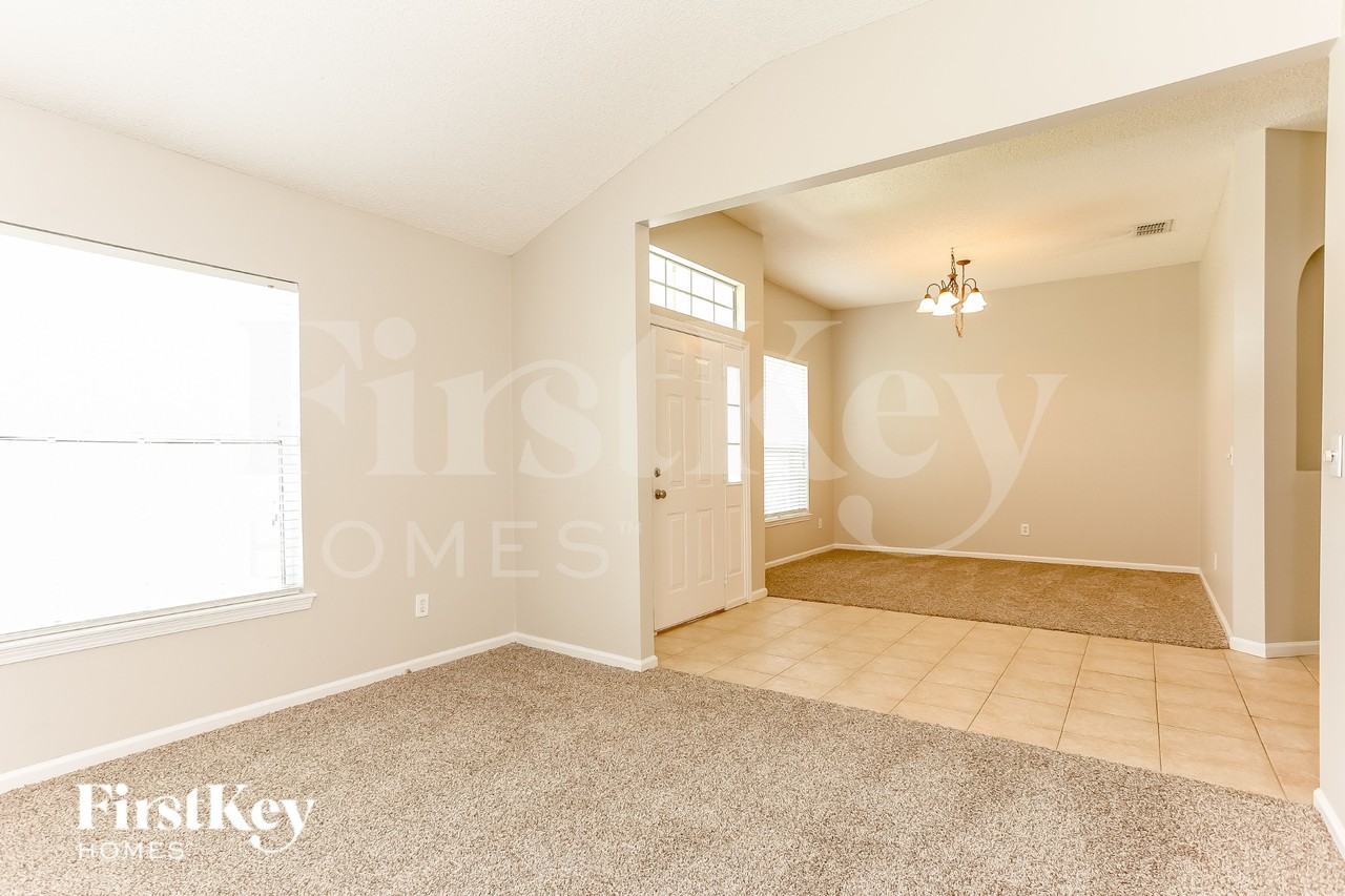 2563 Watermill Dr - Photo 4 of 16