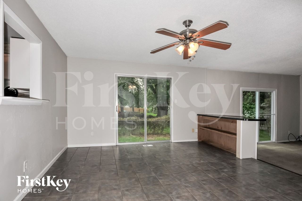 2320 Grants Pkwy - Photo 5 of 18