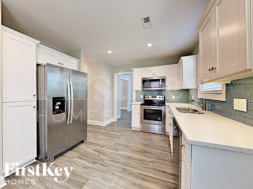 149 American Ave Ne - Photo 4 of 17