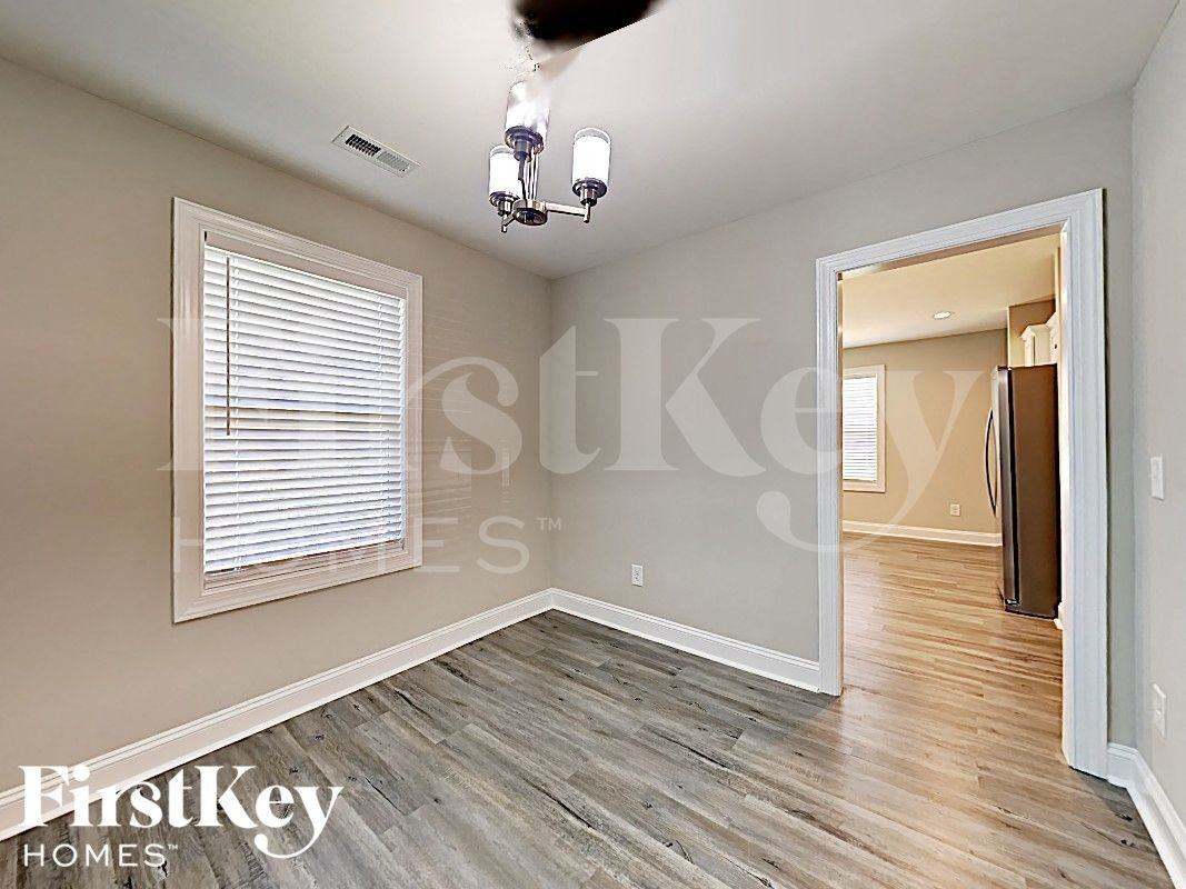 149 American Ave Ne - Photo 7 of 17