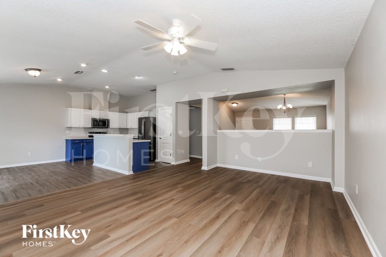 1437 Heather Ct - Photo 4 of 16