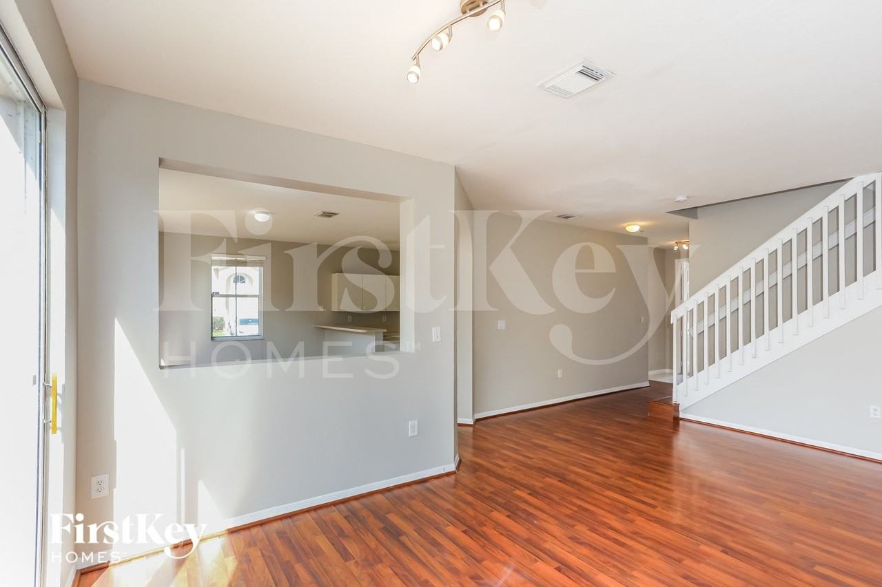 13866 Swterrace - Photo 2 of 14