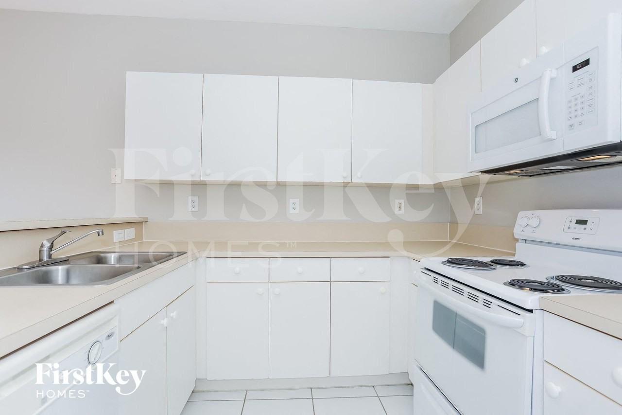13866 Swterrace - Photo 4 of 14