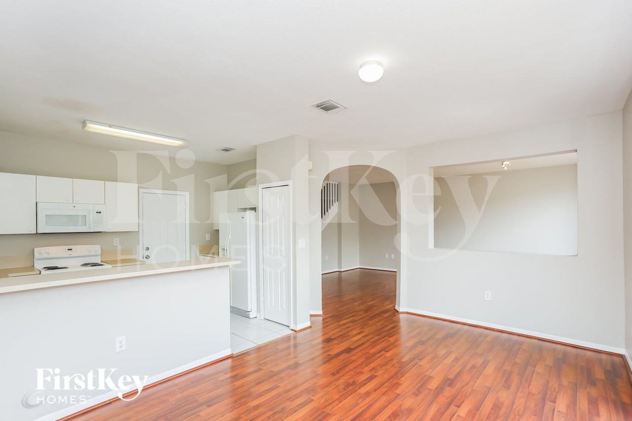 13866 Swterrace - Photo 5 of 14