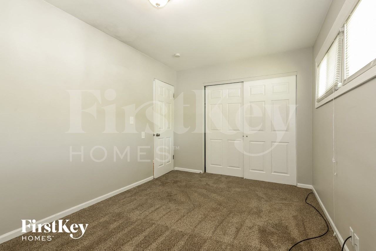 1119 S President St - Photo 7 of 15