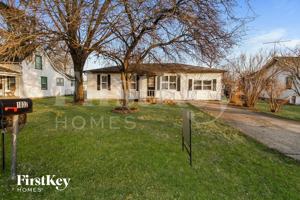 featured image of 1032 E Third St