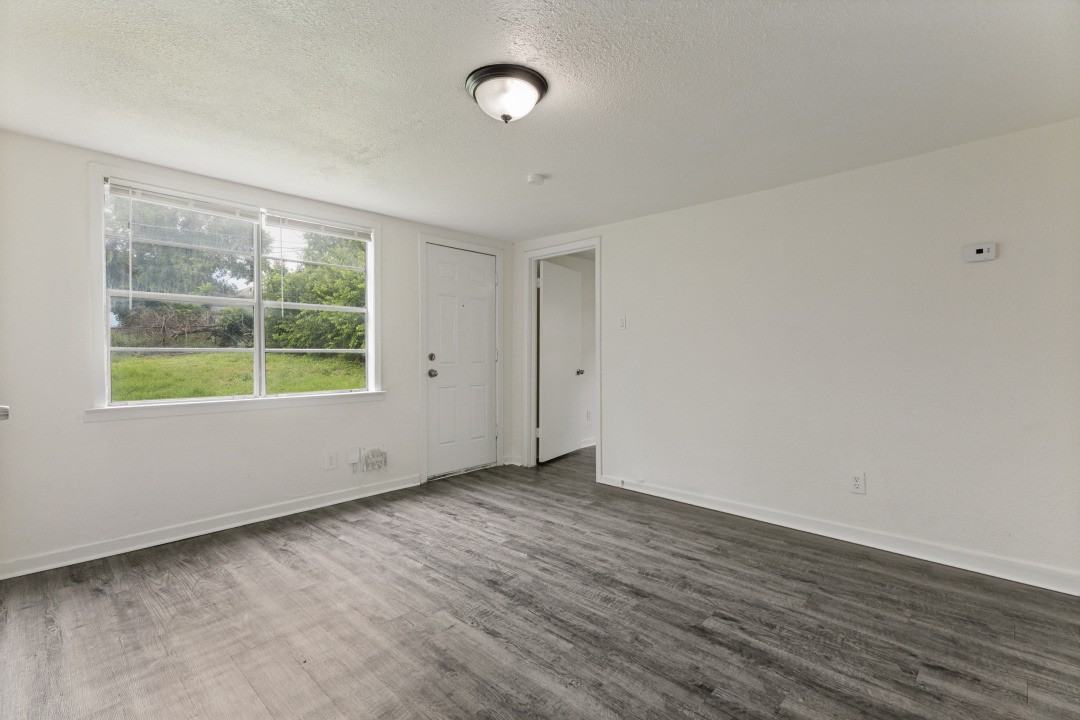 5529 Diaz Ave #1 - Photo 7 of 12