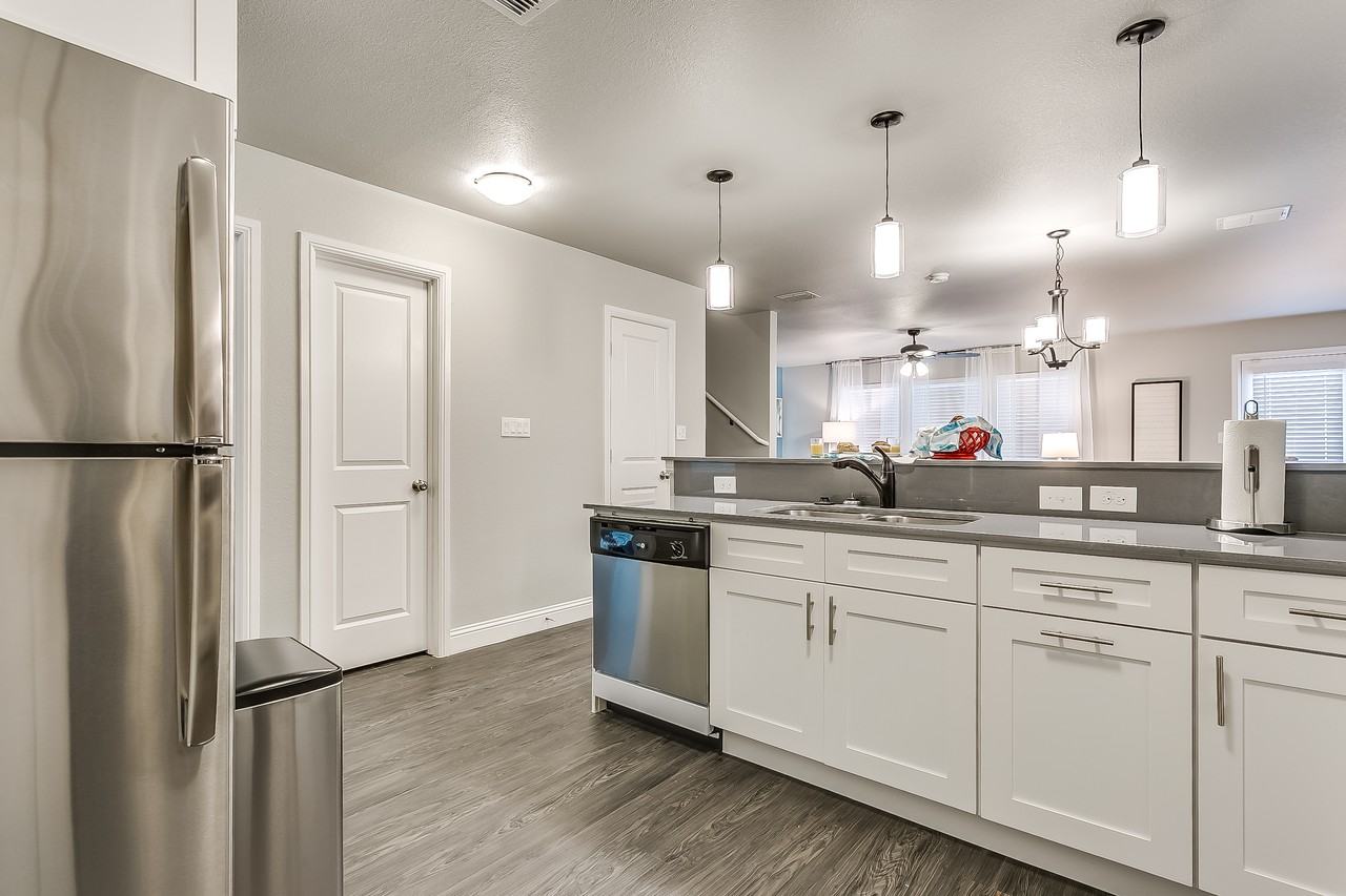 3813 Huntington Dr #1 - Photo 4 of 22