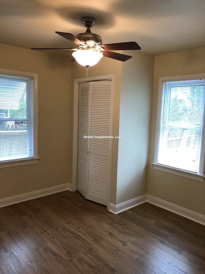121 E Washington Ave #1 - Photo 5 of 12