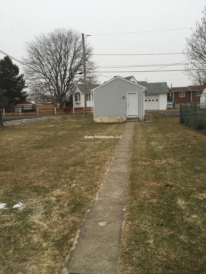 121 E Washington Ave #1 - Photo 7 of 12