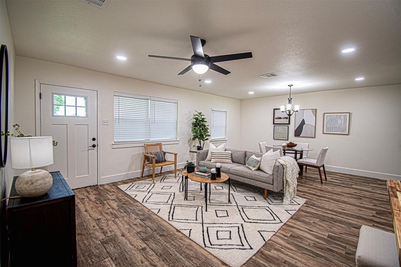 551 E. Burks St Pilot Point, TX 76258 #1 - Photo 3 of 29