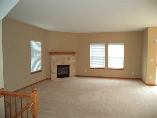 1492 Mamerow Ln W - Photo 3 of 9