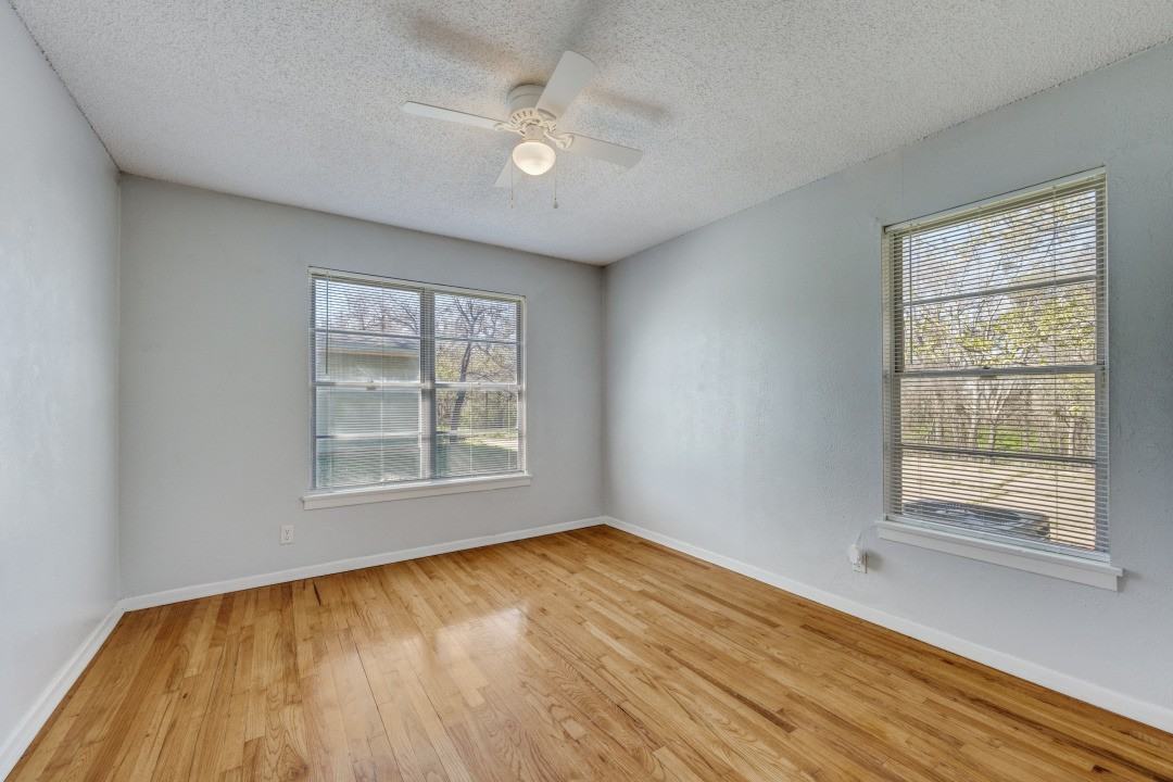 7 Pershing Dr #A - Photo 4 of 12