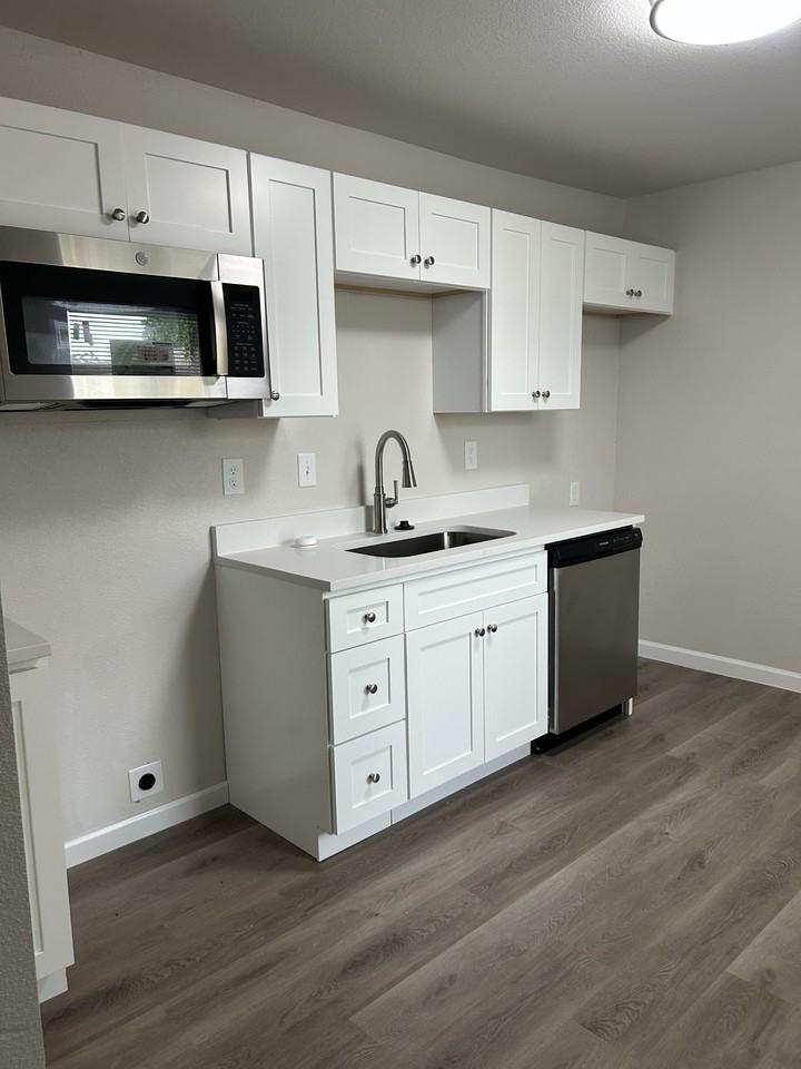 407 N Justin Ave #C
