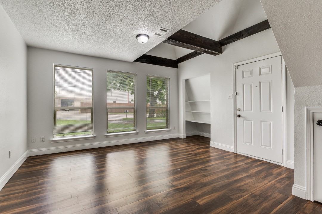 809 E Pioneer Dr #1 - Photo 2 of 13