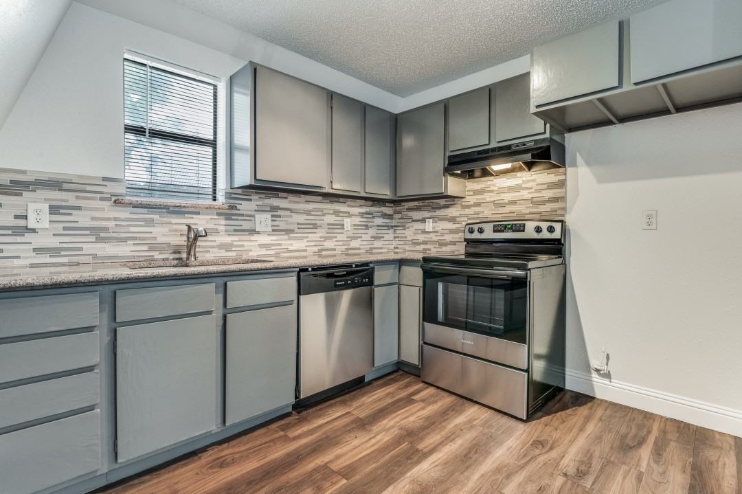 809 E Pioneer Dr #1 - Photo 5 of 13
