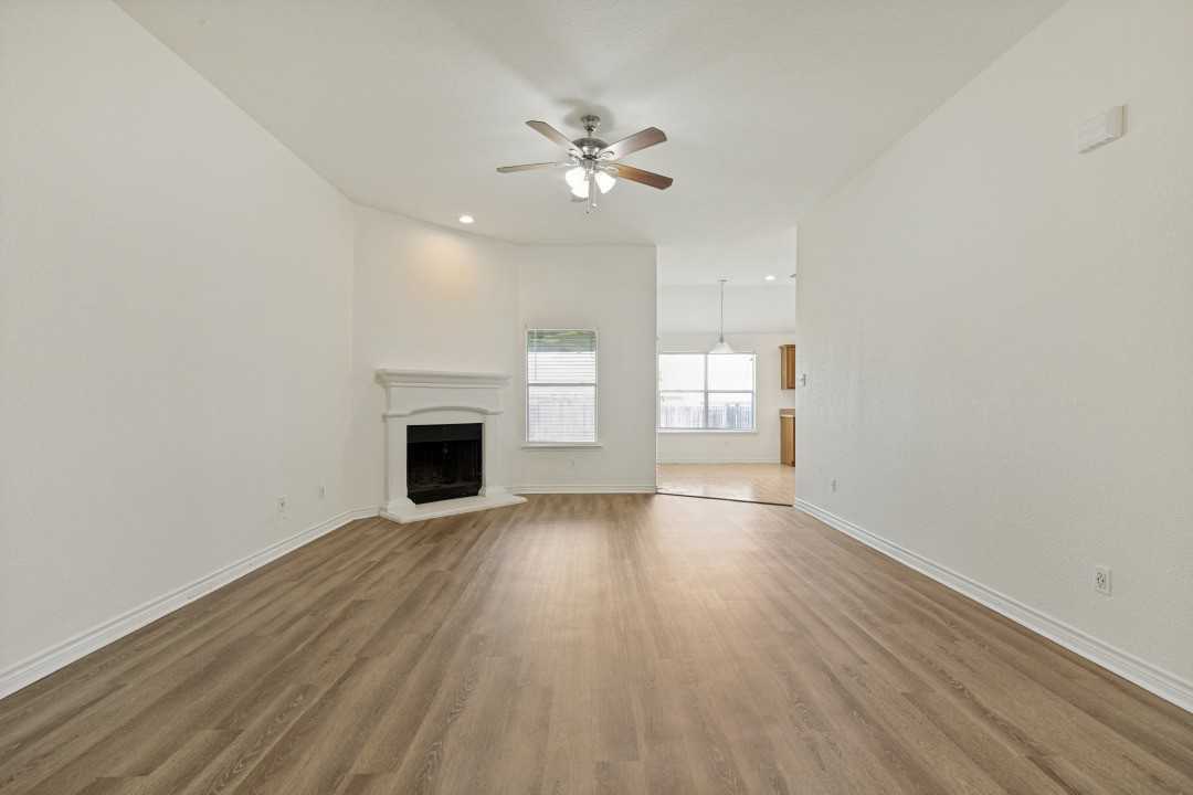 900 San Felipe Trl #1 - Photo 2 of 13