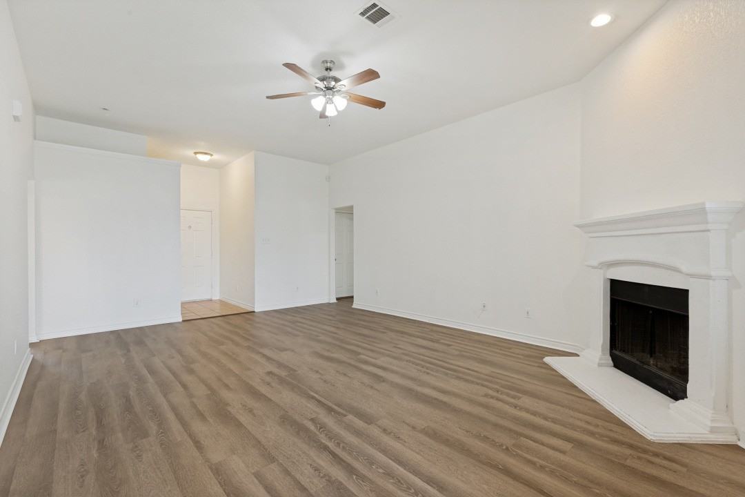 900 San Felipe Trl #1 - Photo 3 of 13