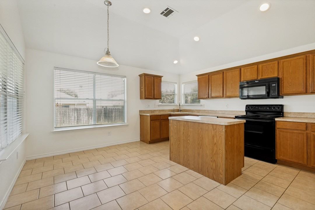 900 San Felipe Trl #1 - Photo 4 of 13