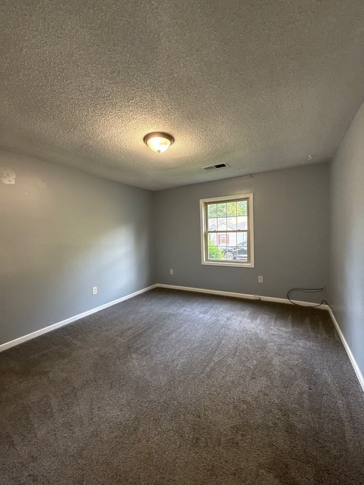309 N Tipton St #1 - Photo 4 of 8