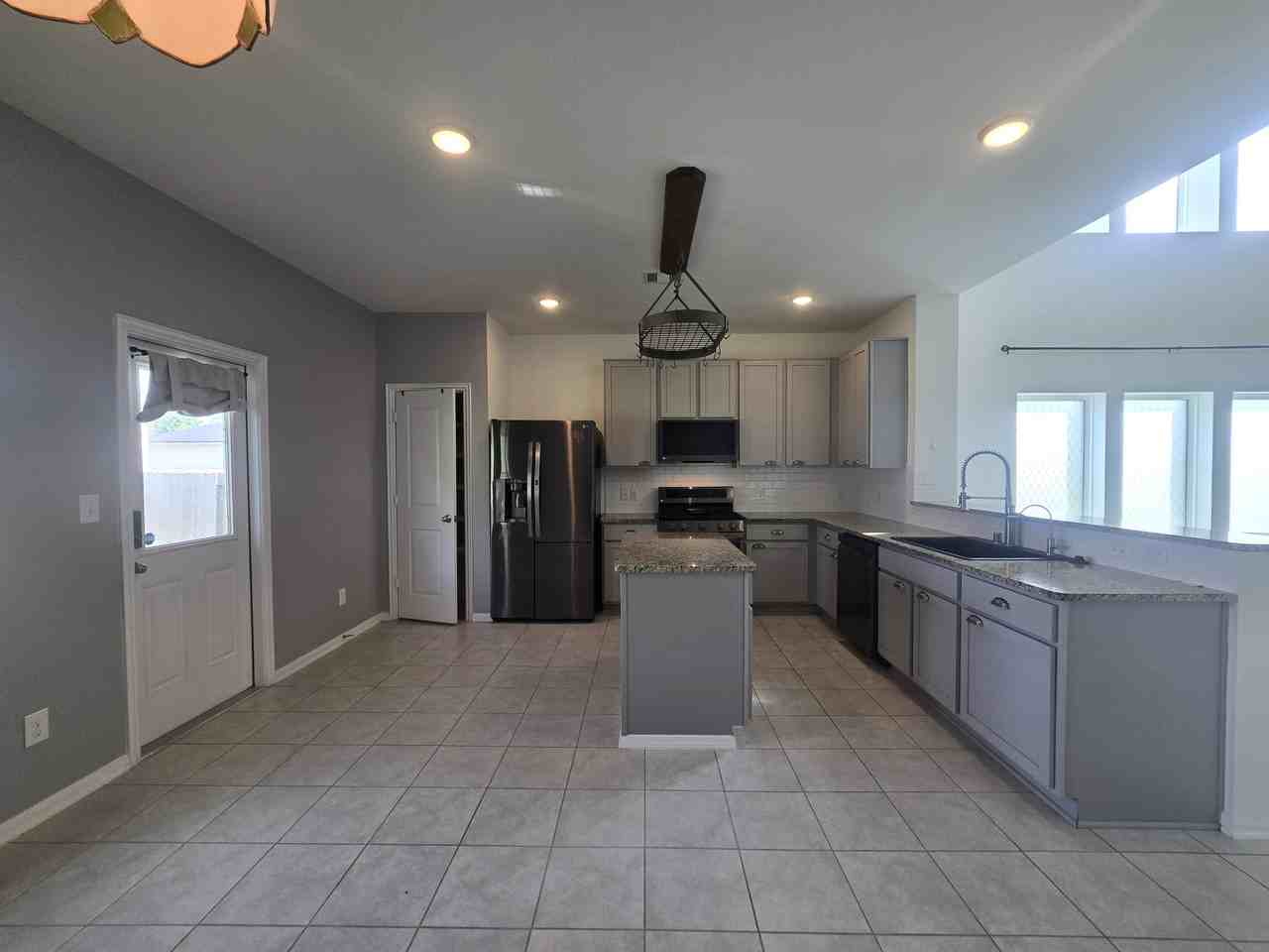 7318 Parkview Dr #1 - Photo 2 of 28