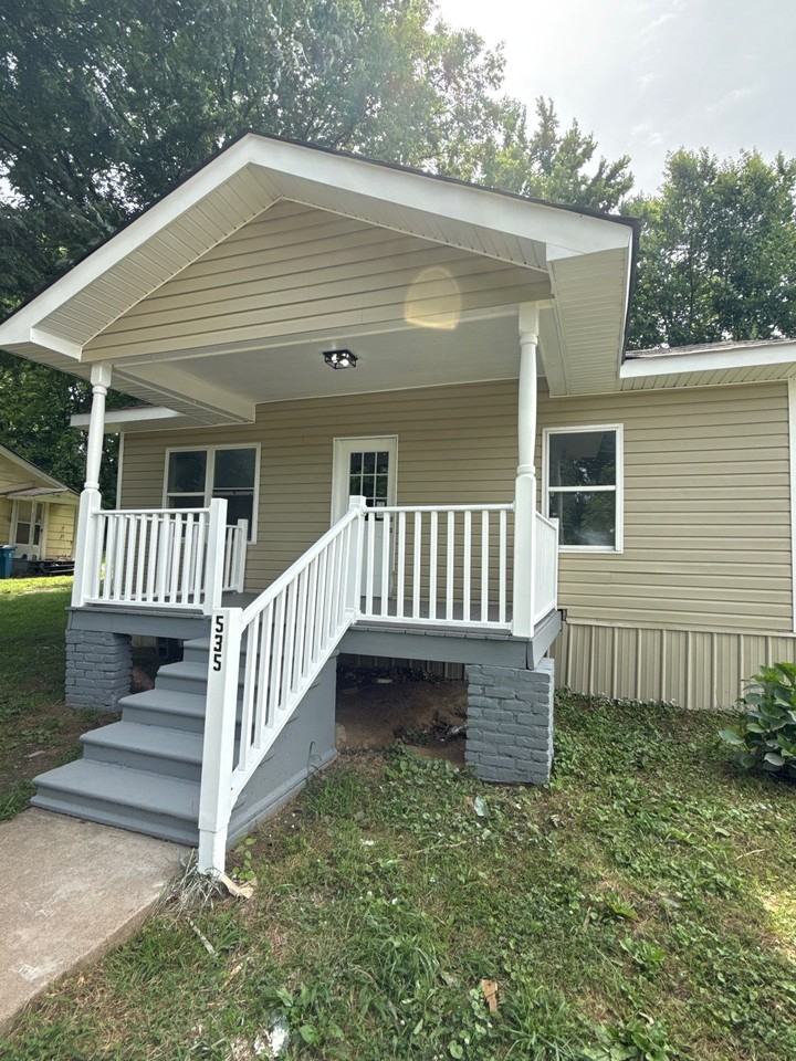 535 N College St #A - Photo 2 of 13
