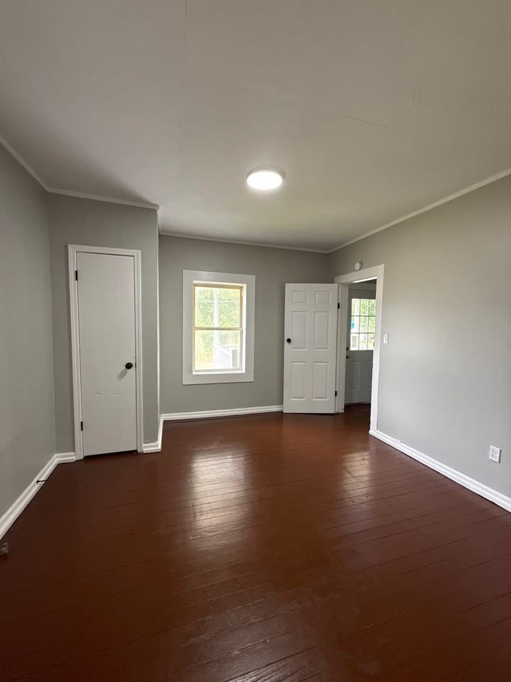 535 N College St #A - Photo 4 of 13