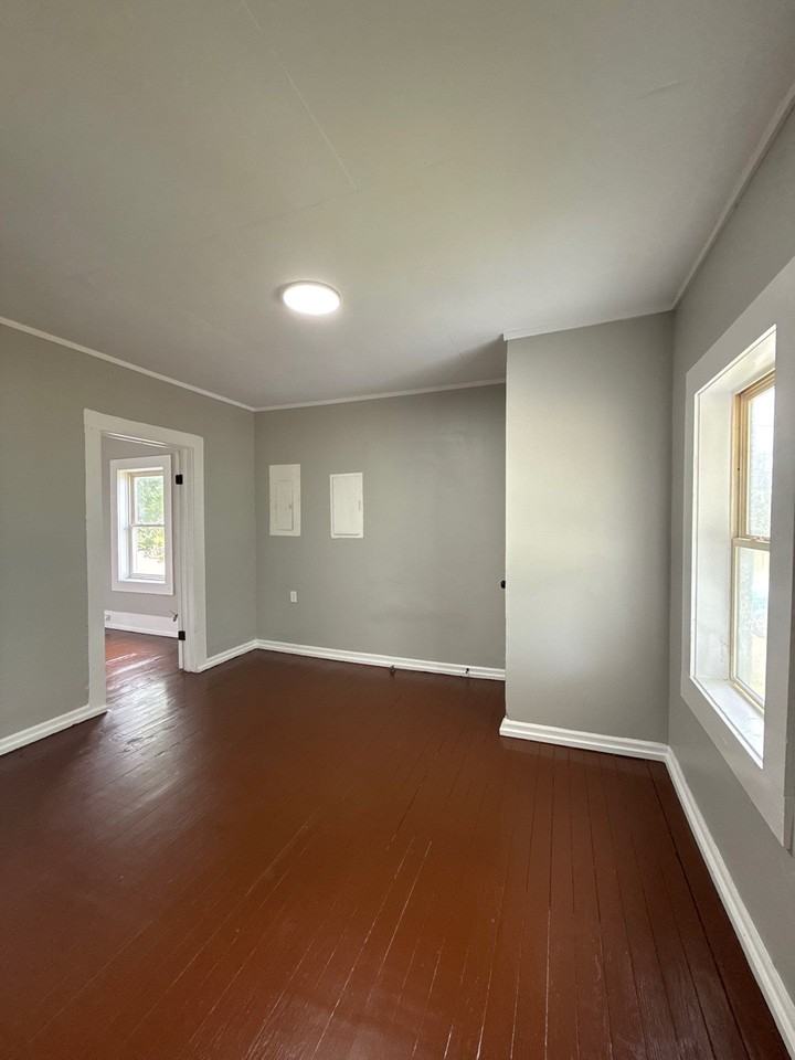 535 N College St #A - Photo 5 of 13