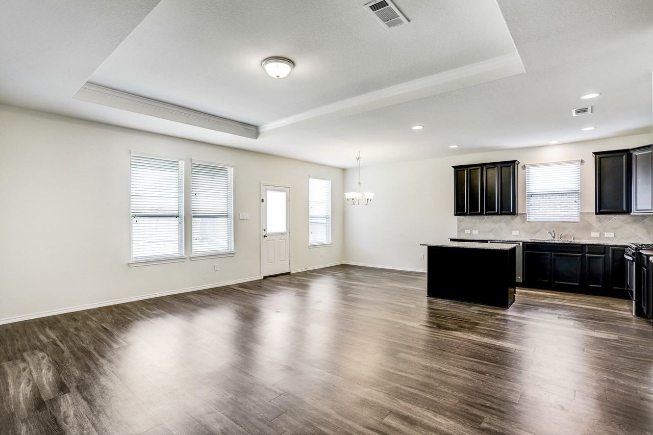 30214 Live Oak Way - Photo 2 of 10