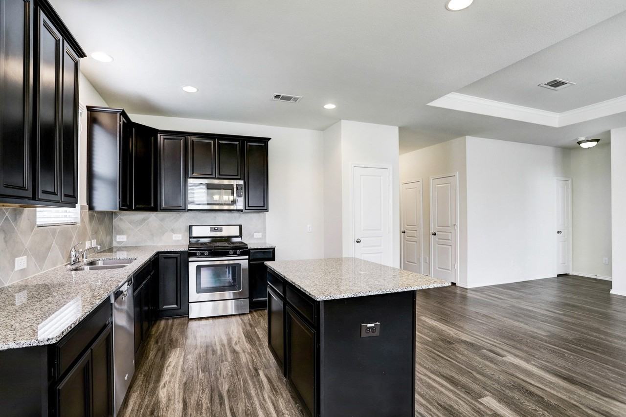 30214 Live Oak Way - Photo 3 of 10