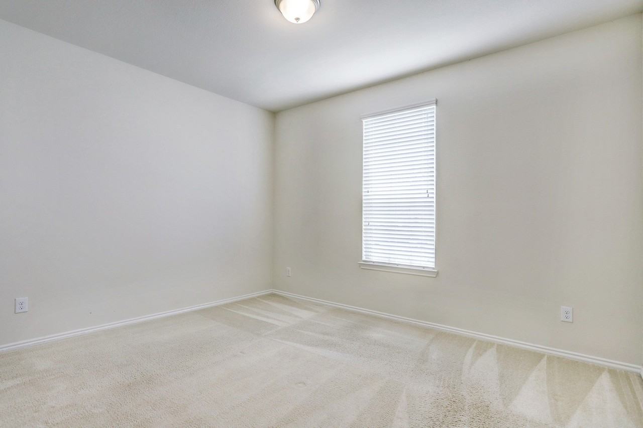 30214 Live Oak Way - Photo 5 of 10