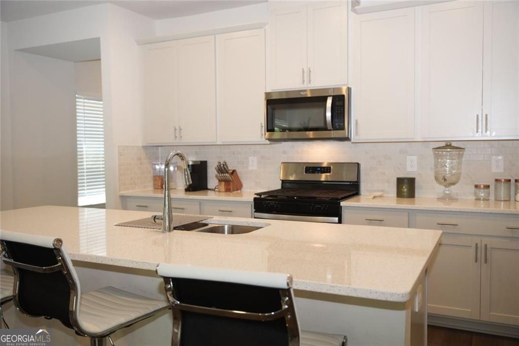 733 Gabby Pt Sw - Photo 4 of 14