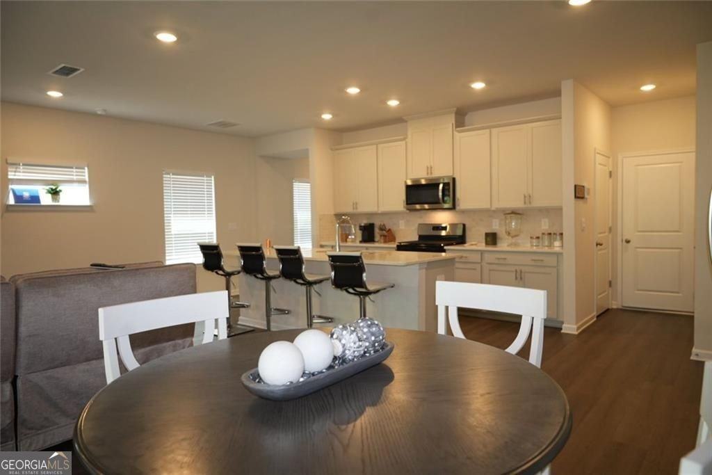 733 Gabby Pt Sw - Photo 5 of 14